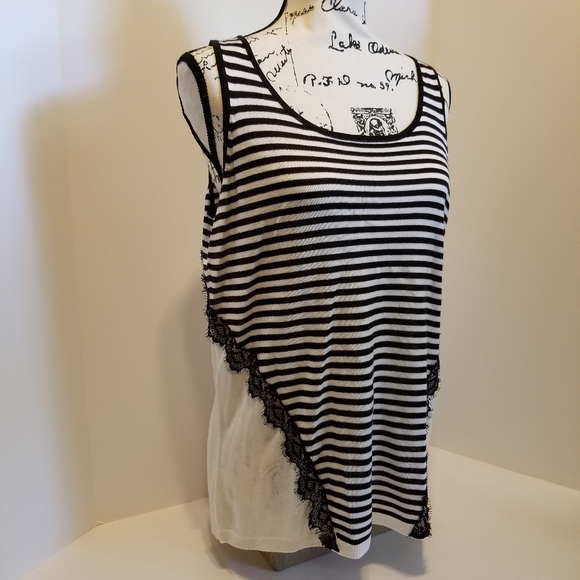 Democracy Black and white tank Medium - Picture 2 of 11